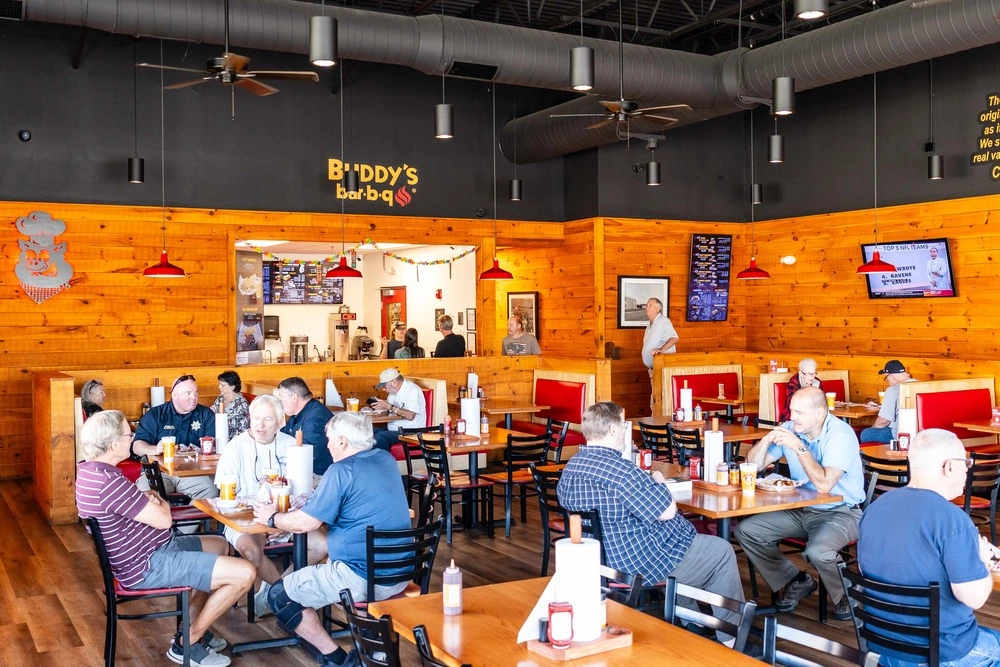 Buddy's Bar-b-q dining room