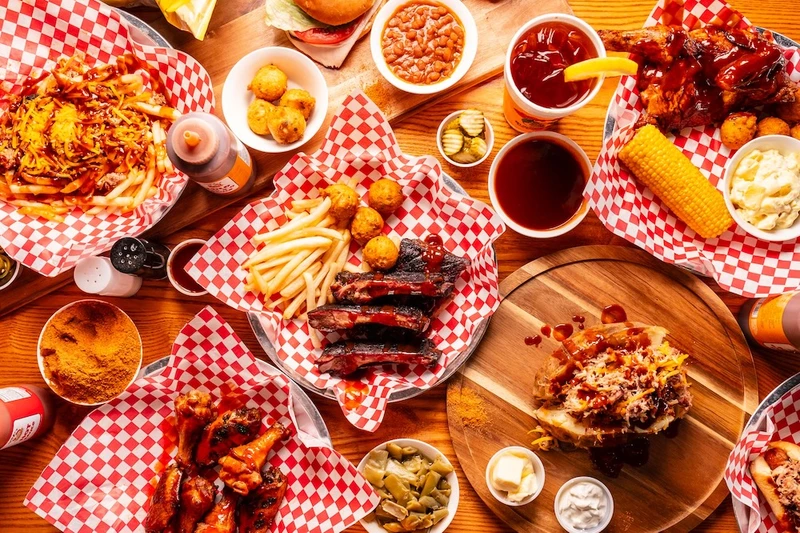 the food at Buddy’s bar-b-q makes it one of the top restaurants in East Ridge TN